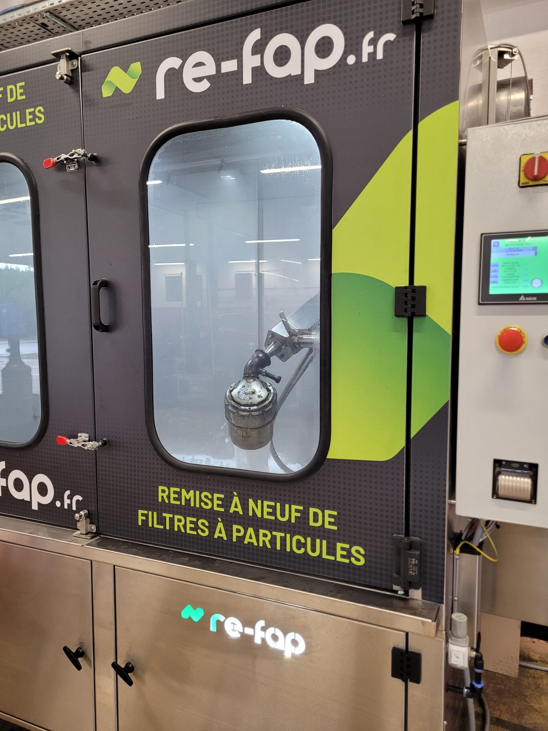 Machine professionnelle Re-FAP pour nettoyage de FAP encrassé Machine de nettoyage FAP Re-FAP - Remise à neuf de filtres à particules